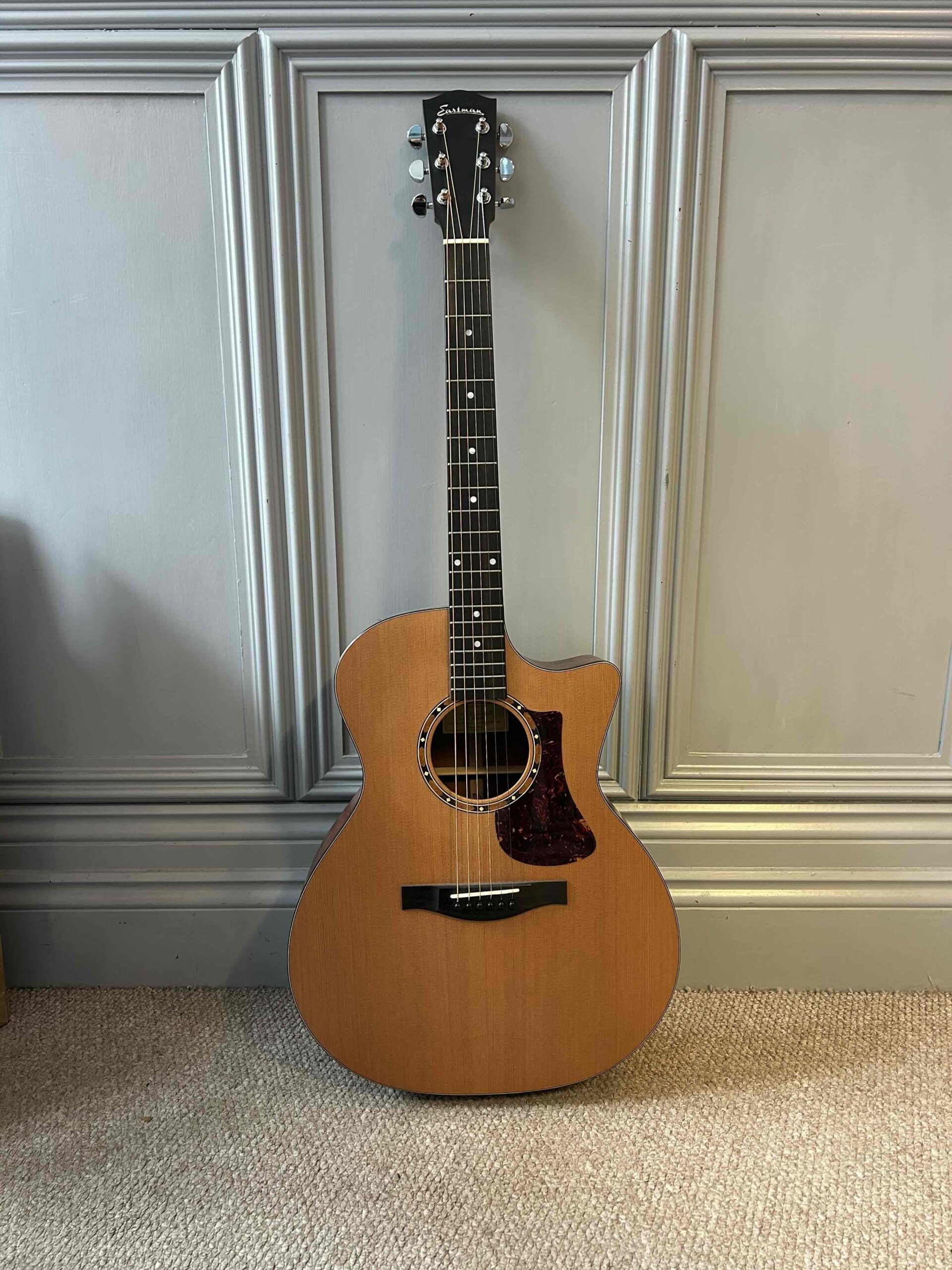 Eastman AC122-2CE Electro-Acoustic Guitar